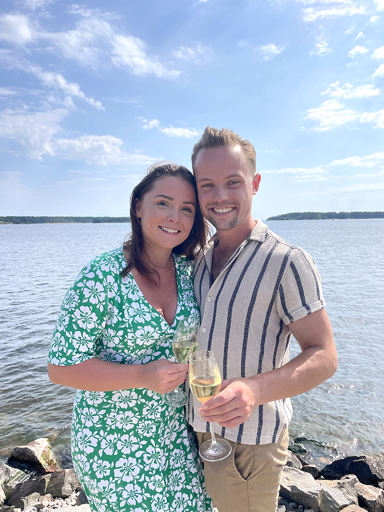 Amanda och Chris från Bonde söker fru.